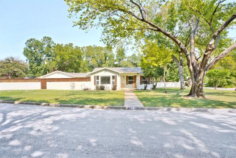 4900 Black Oak Lane River Oaks TX 76114