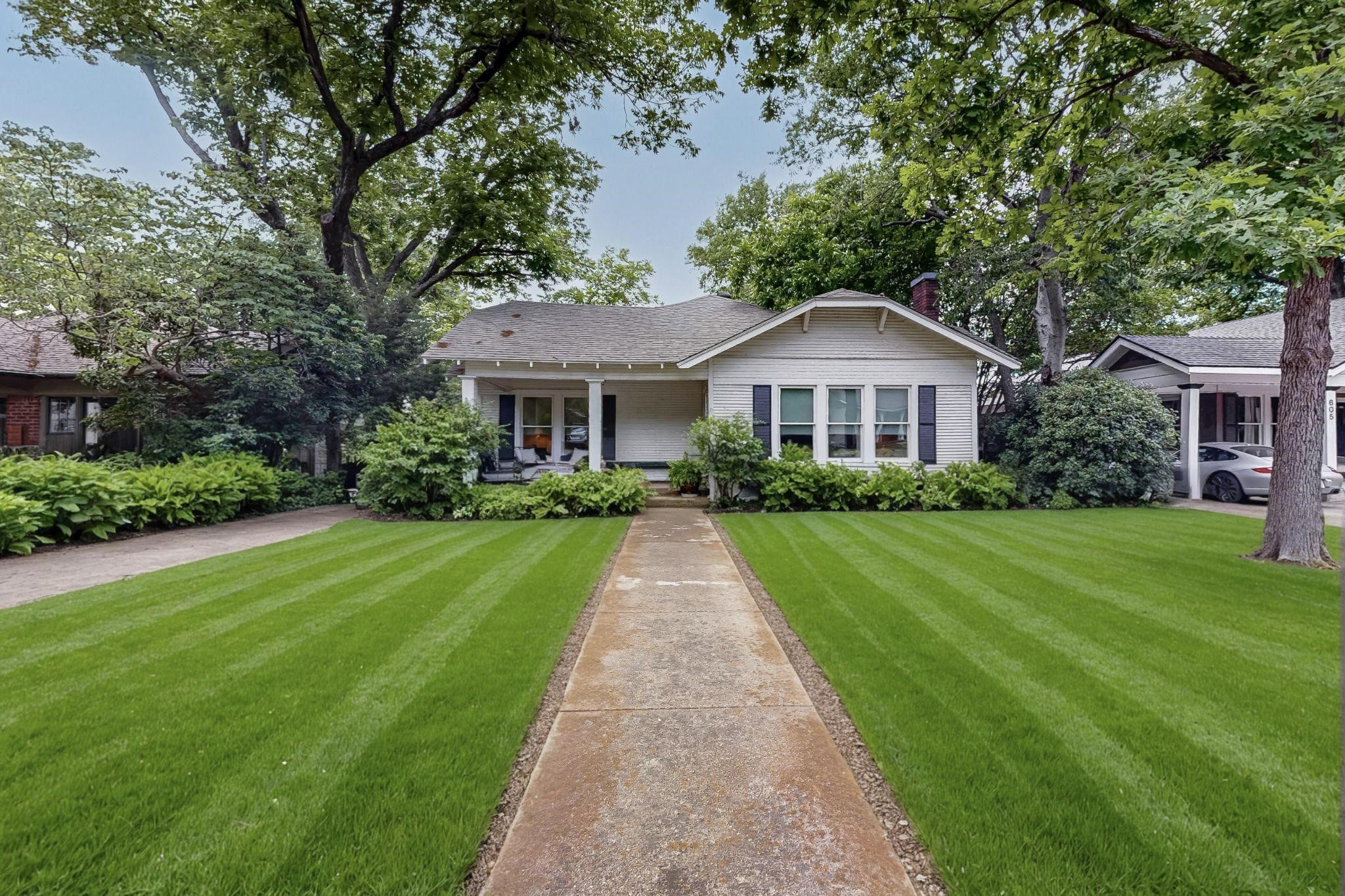 Dallas TX, 609 Valencia Street