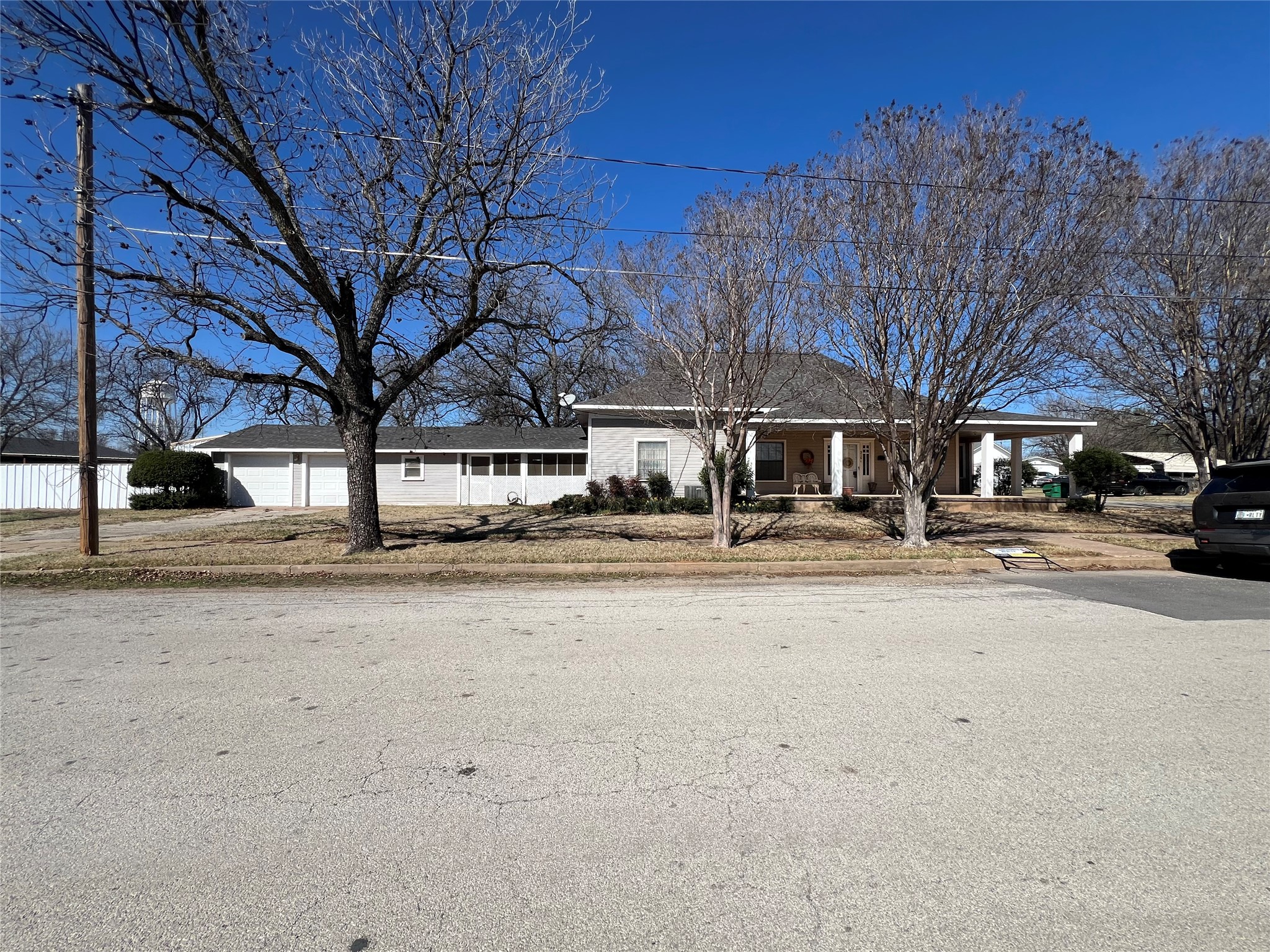 316 E Spring Street Henrietta TX 76365