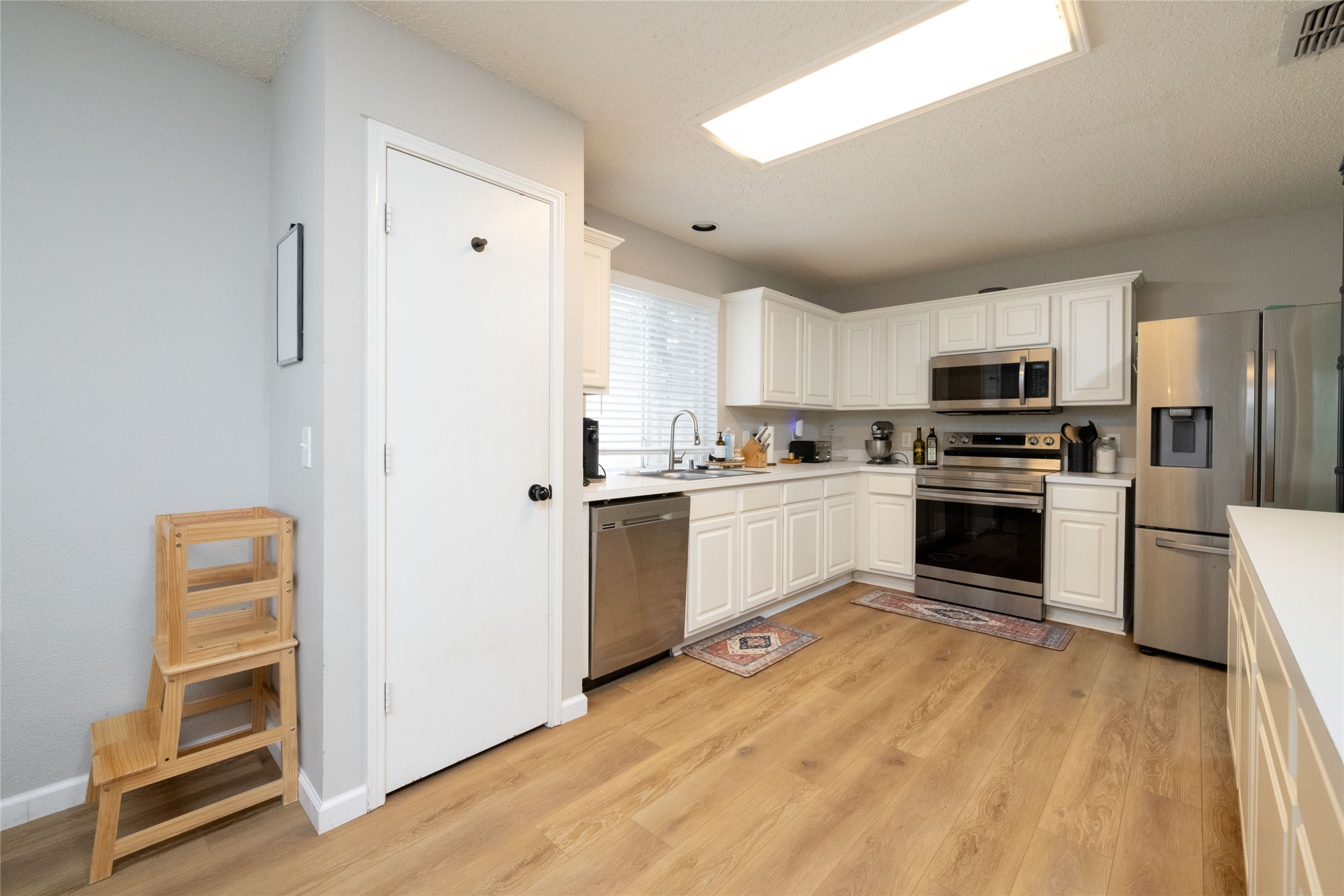 747 Cedar Leaf Circle Lake Dallas TX 75065