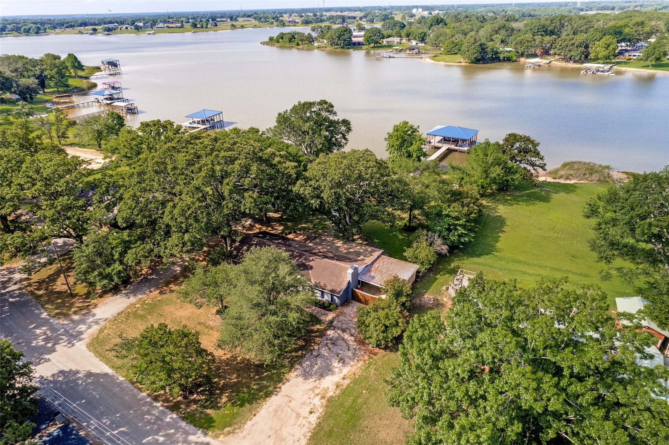 1910 Beavers Circle Bonham TX 75418