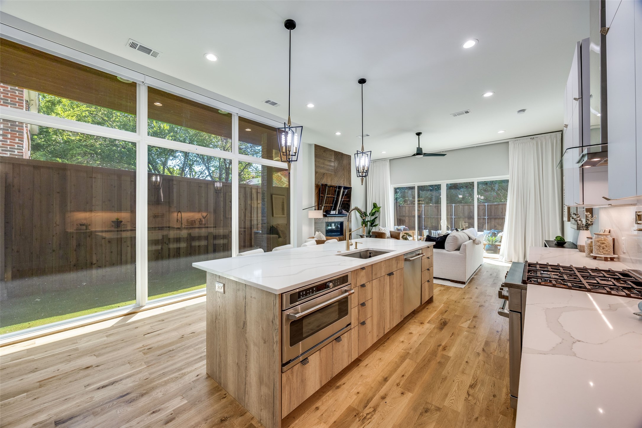 5966 Ross Avenue Dallas TX 75206