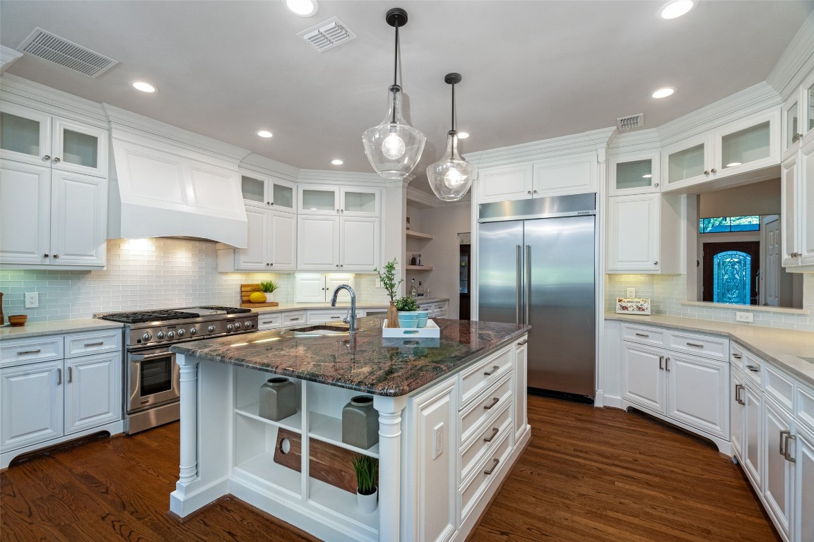 2733 Woods Lane Garland TX 75044