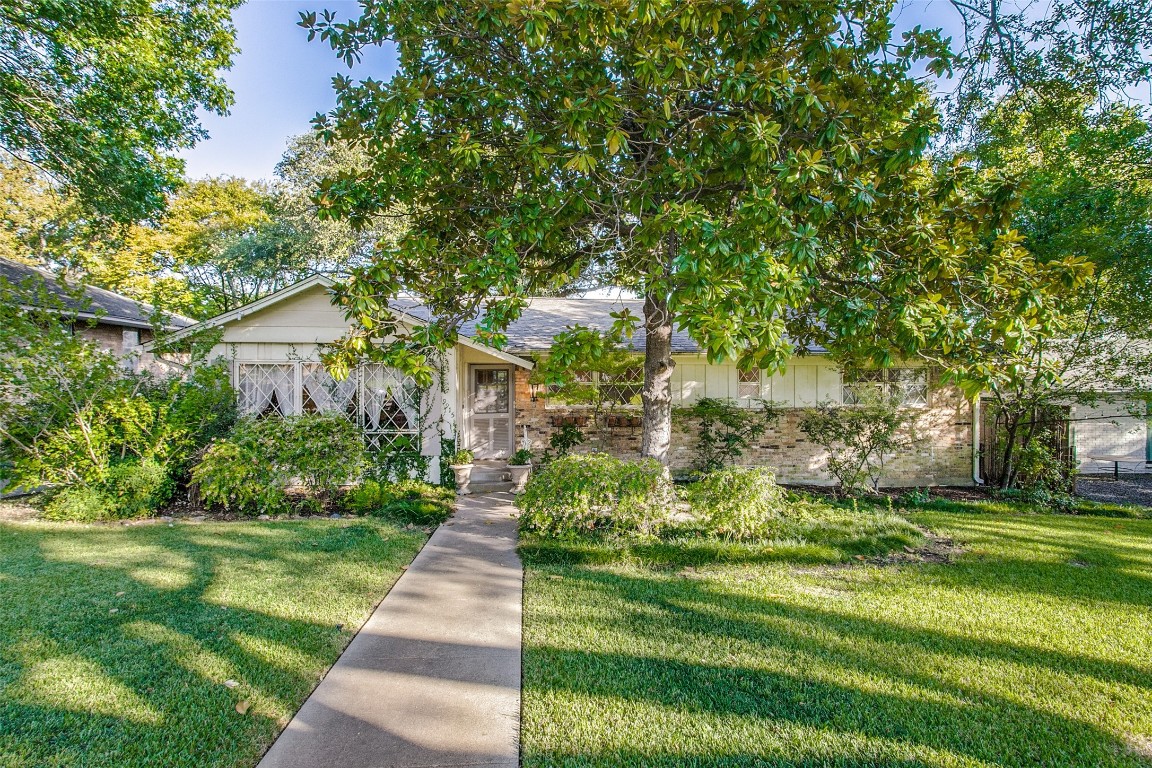 9915 Crestwick Drive Dallas TX 75238