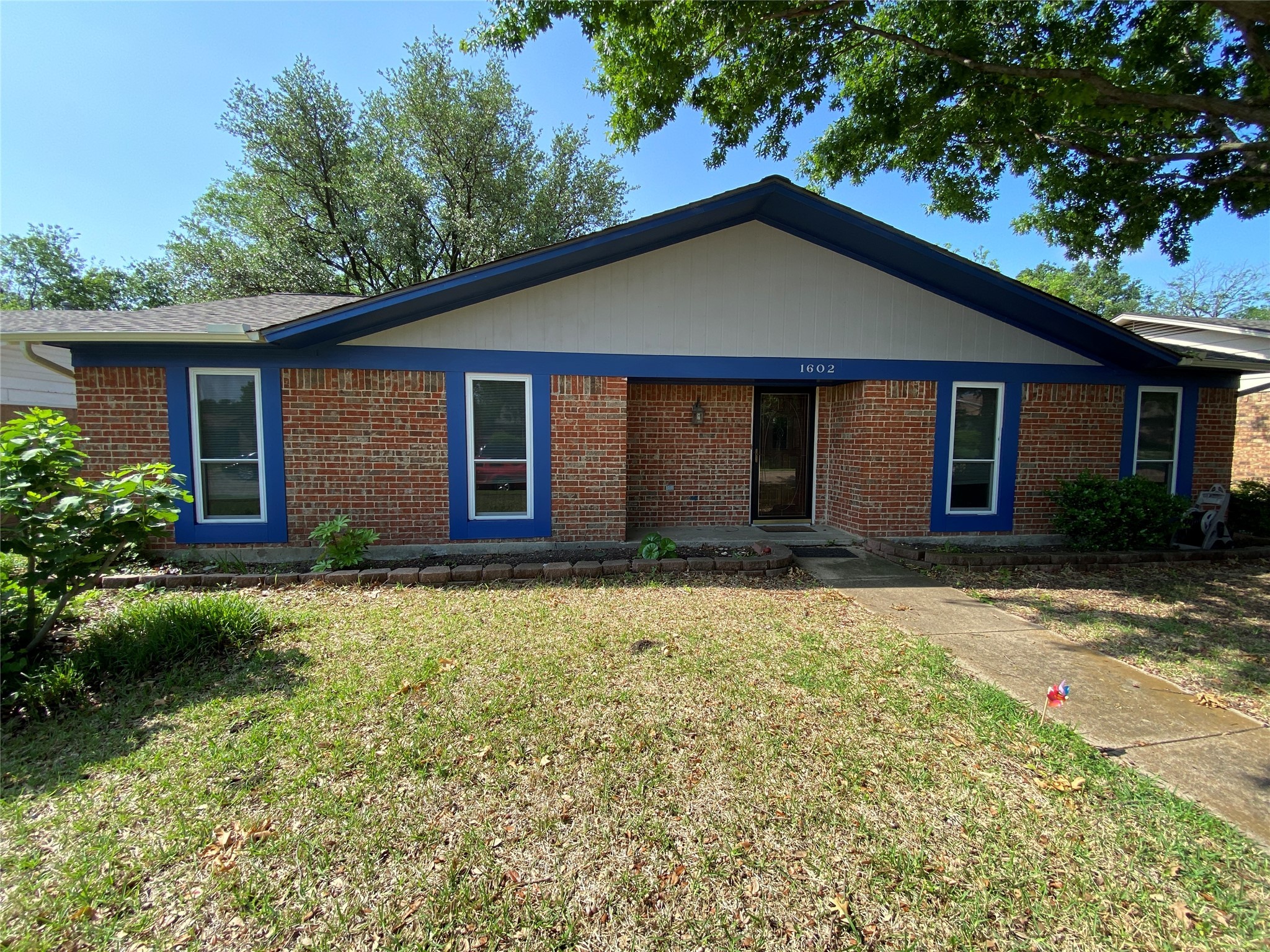 1602 Trowbridge Street Garland TX 75044