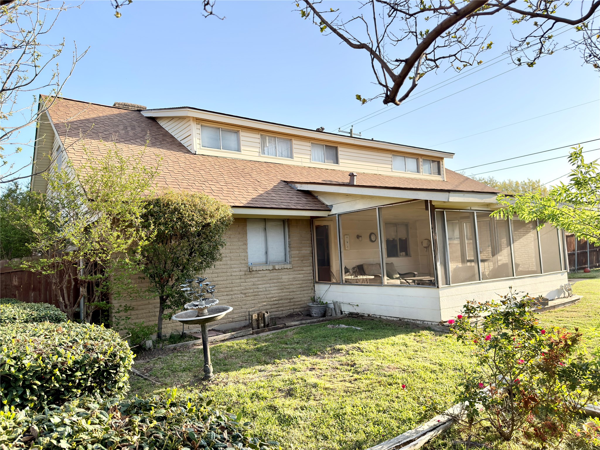 1102 N Edwards Court Irving TX 75062