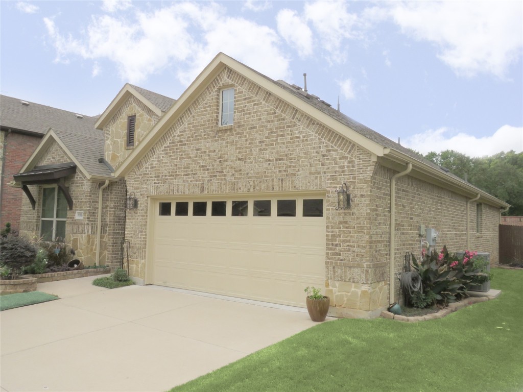 9304 Moon River Drive Arlington TX 76002