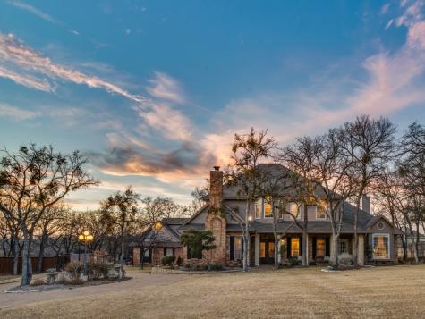 1007 Oakridge Court Kennedale TX 76060