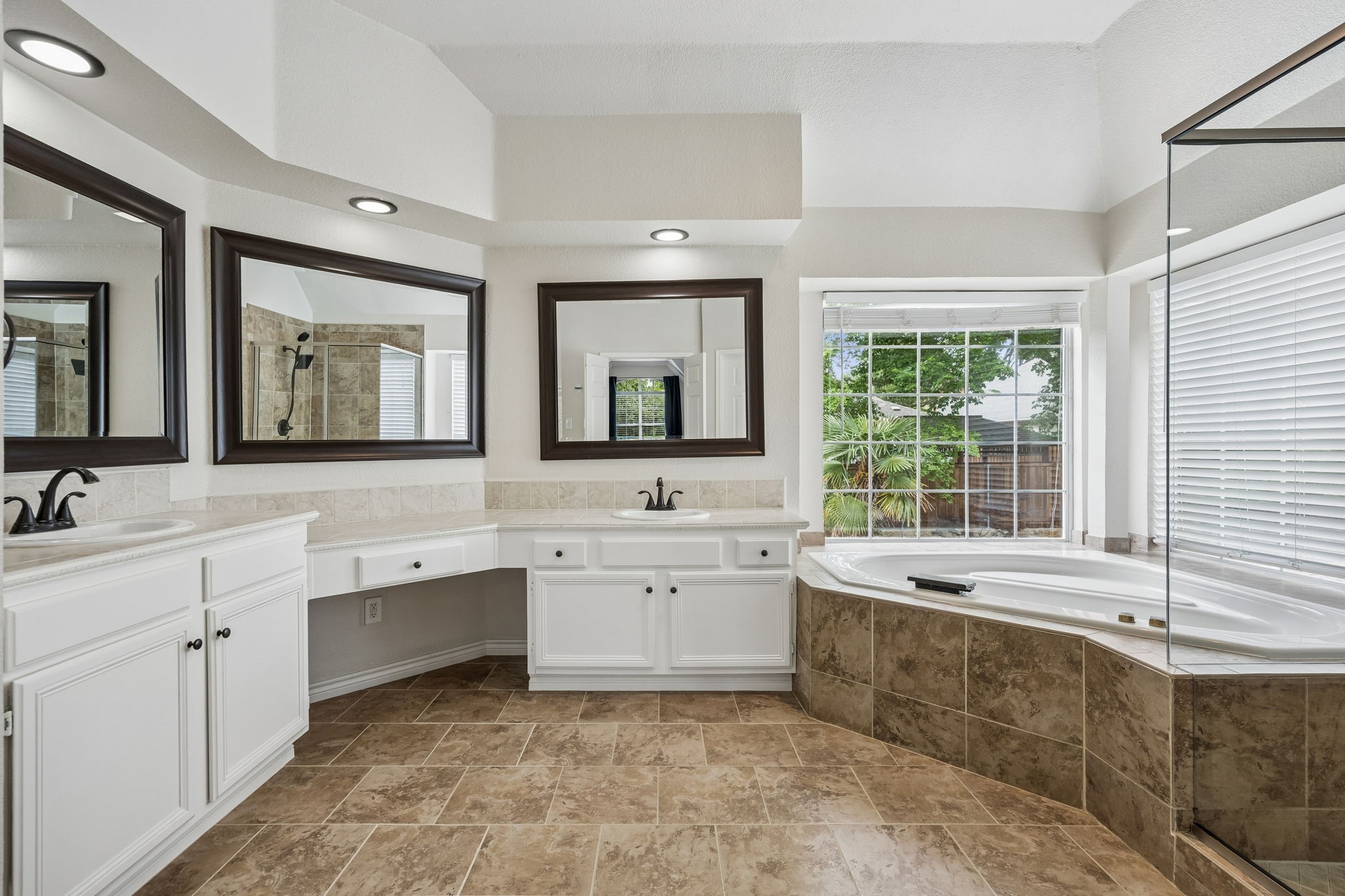 2121 Brentcove Drive Grapevine TX 76051
