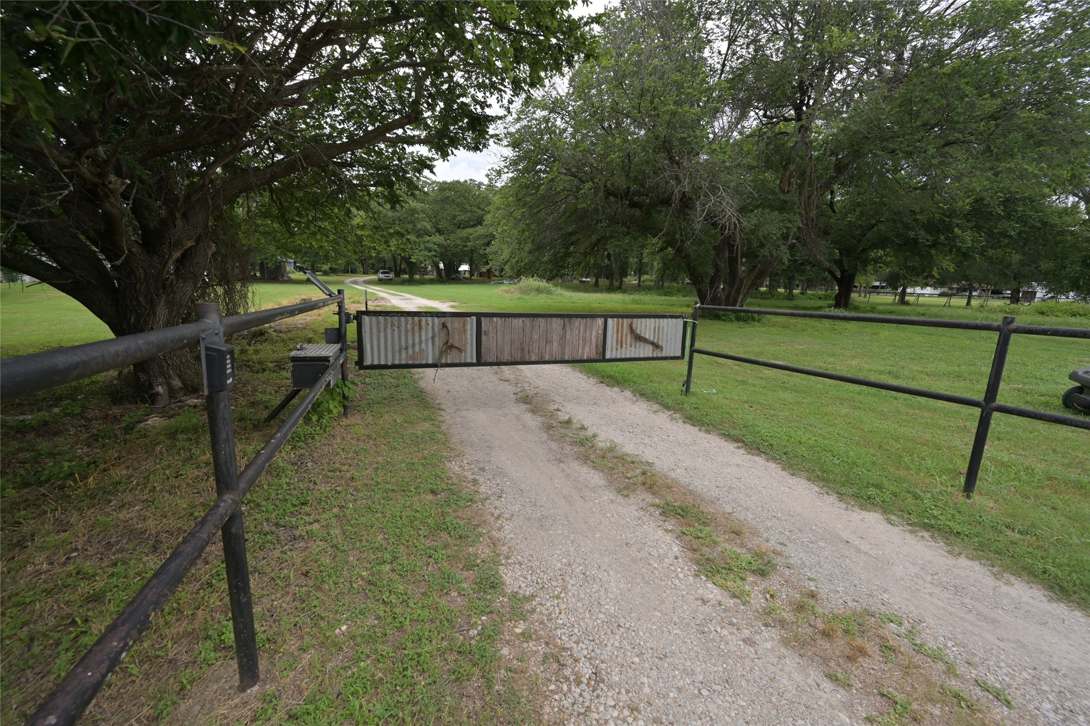 408 County Road 4856 Newark TX 76071