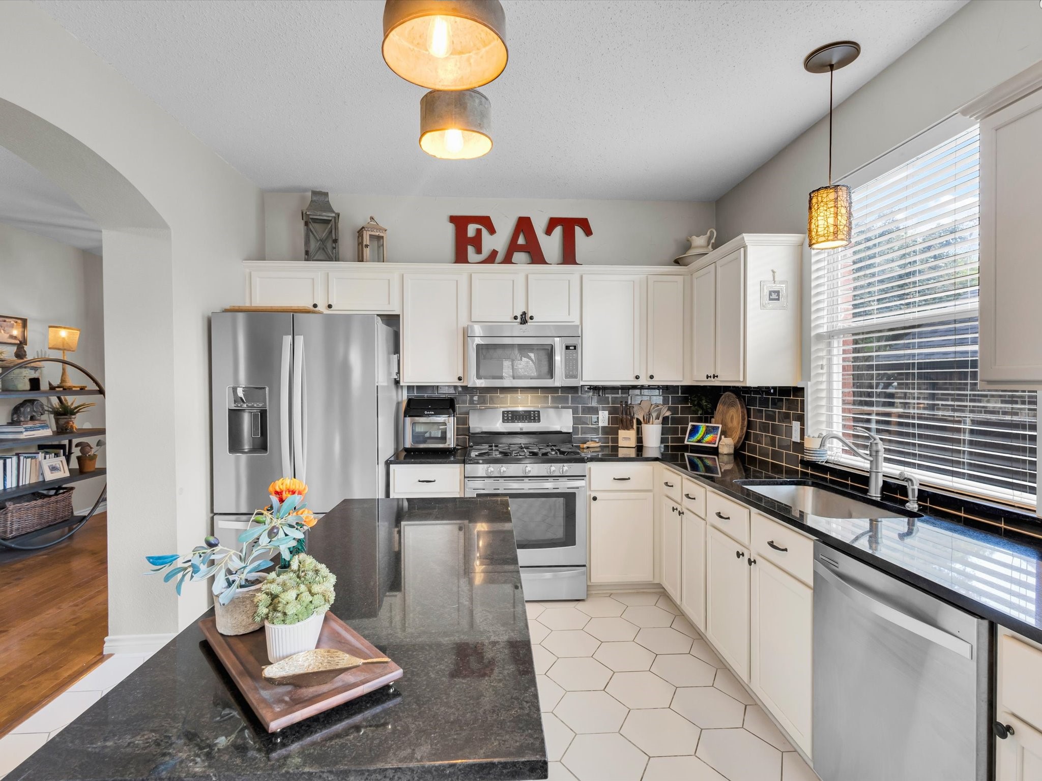 6004 Crestmill Lane Sachse TX 75048