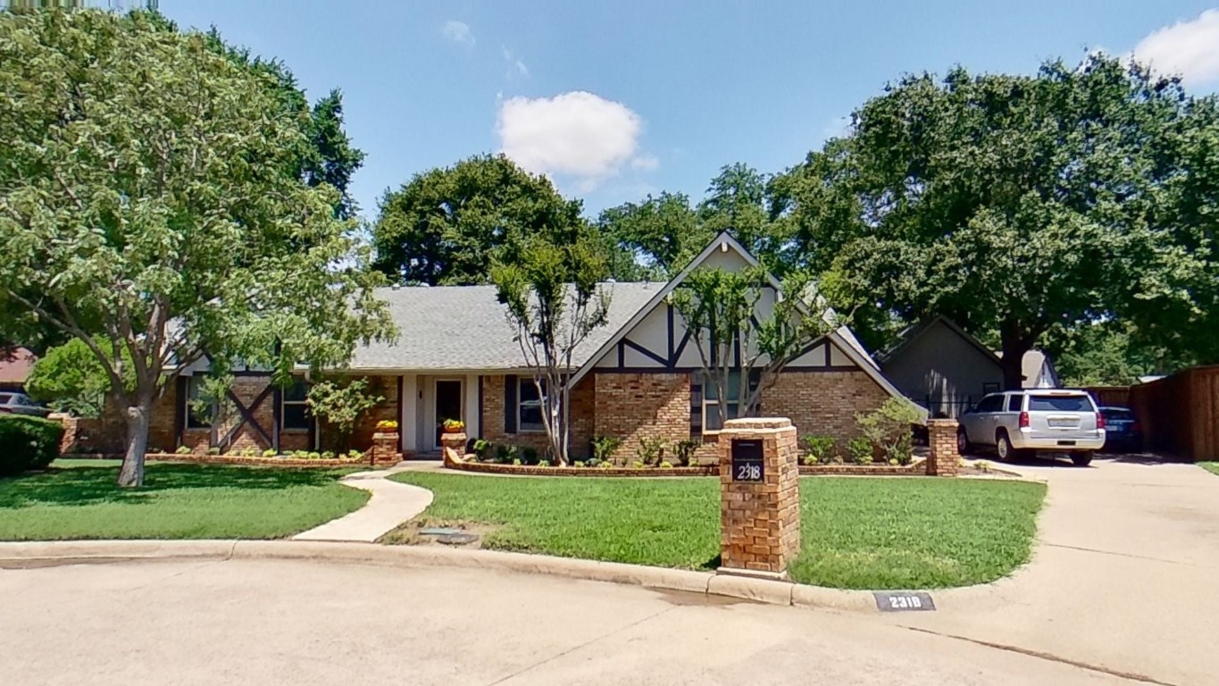 2318 Silver Horn Court Grand Prairie TX 75050