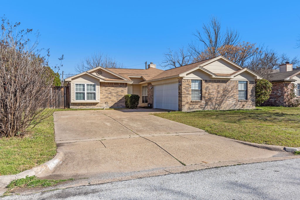 425 Betsy Ross Drive Arlington TX 76002