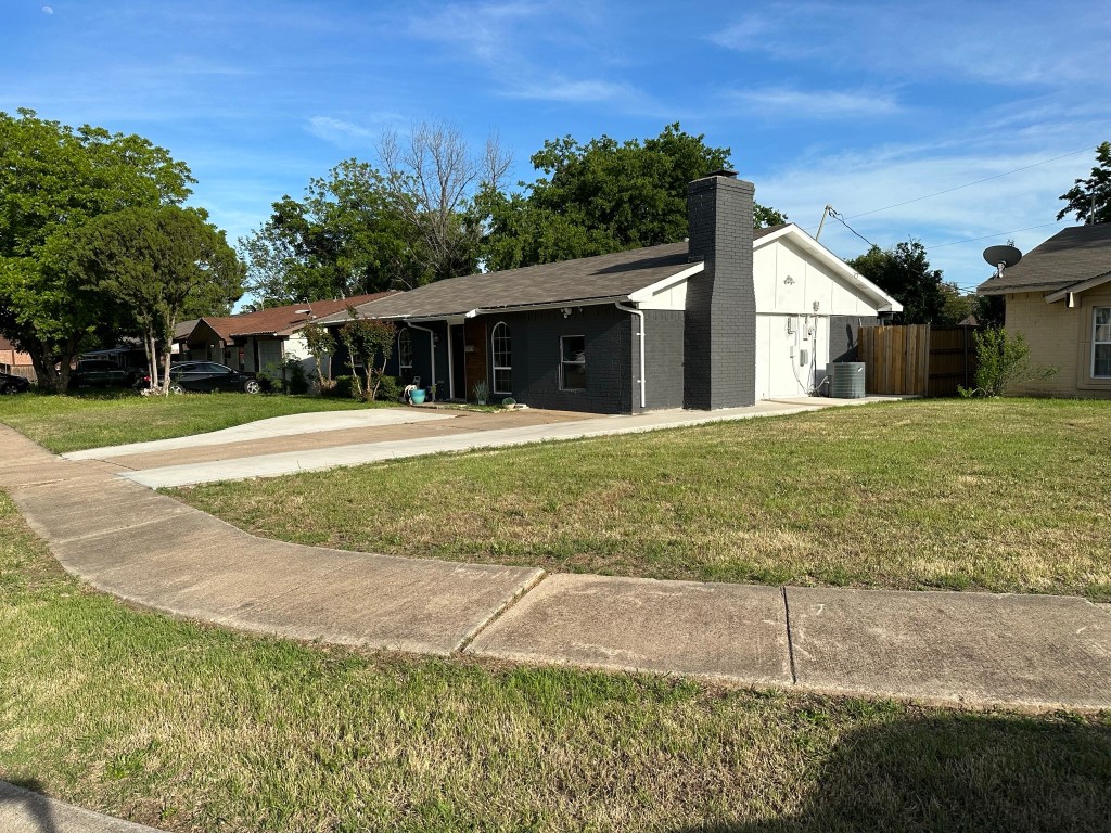 1013 Las Flores Court Grand Prairie TX 75052