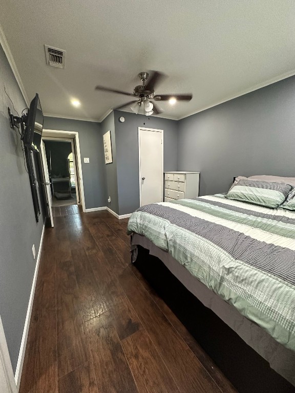 1013 Las Flores Court Grand Prairie TX 75052