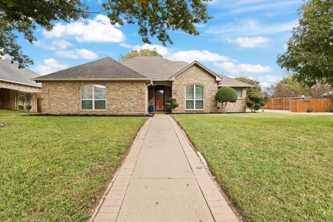 1608 Quail Hollow Cleburne TX 76033