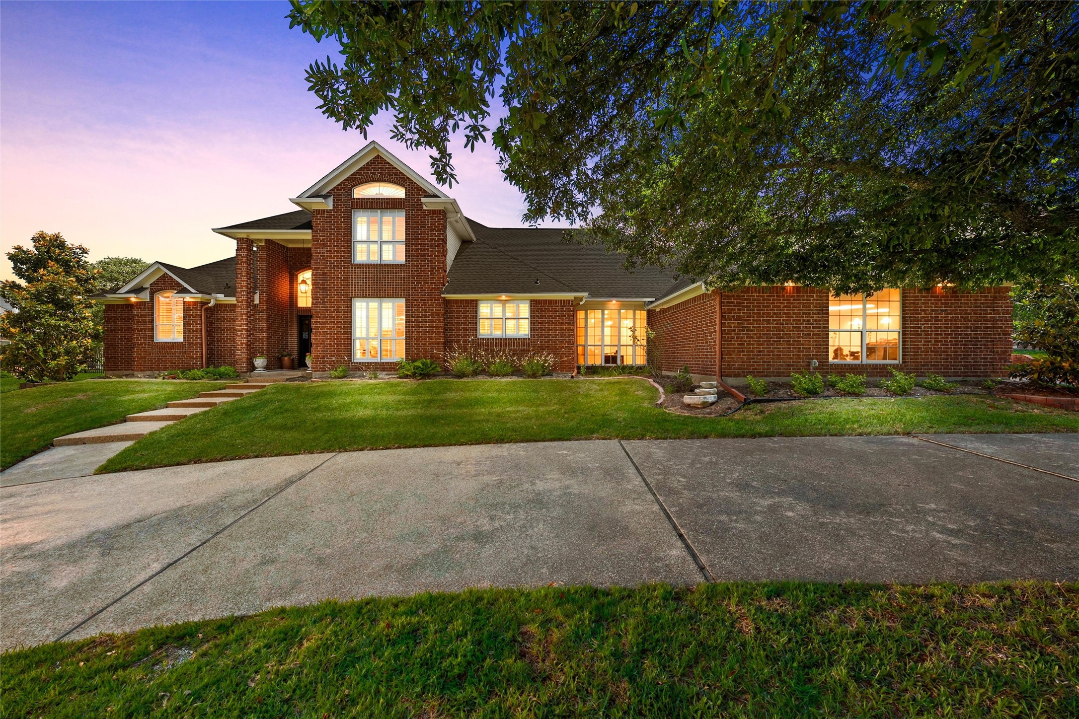 810 Forest Oaks Circle Woodway TX 76712
