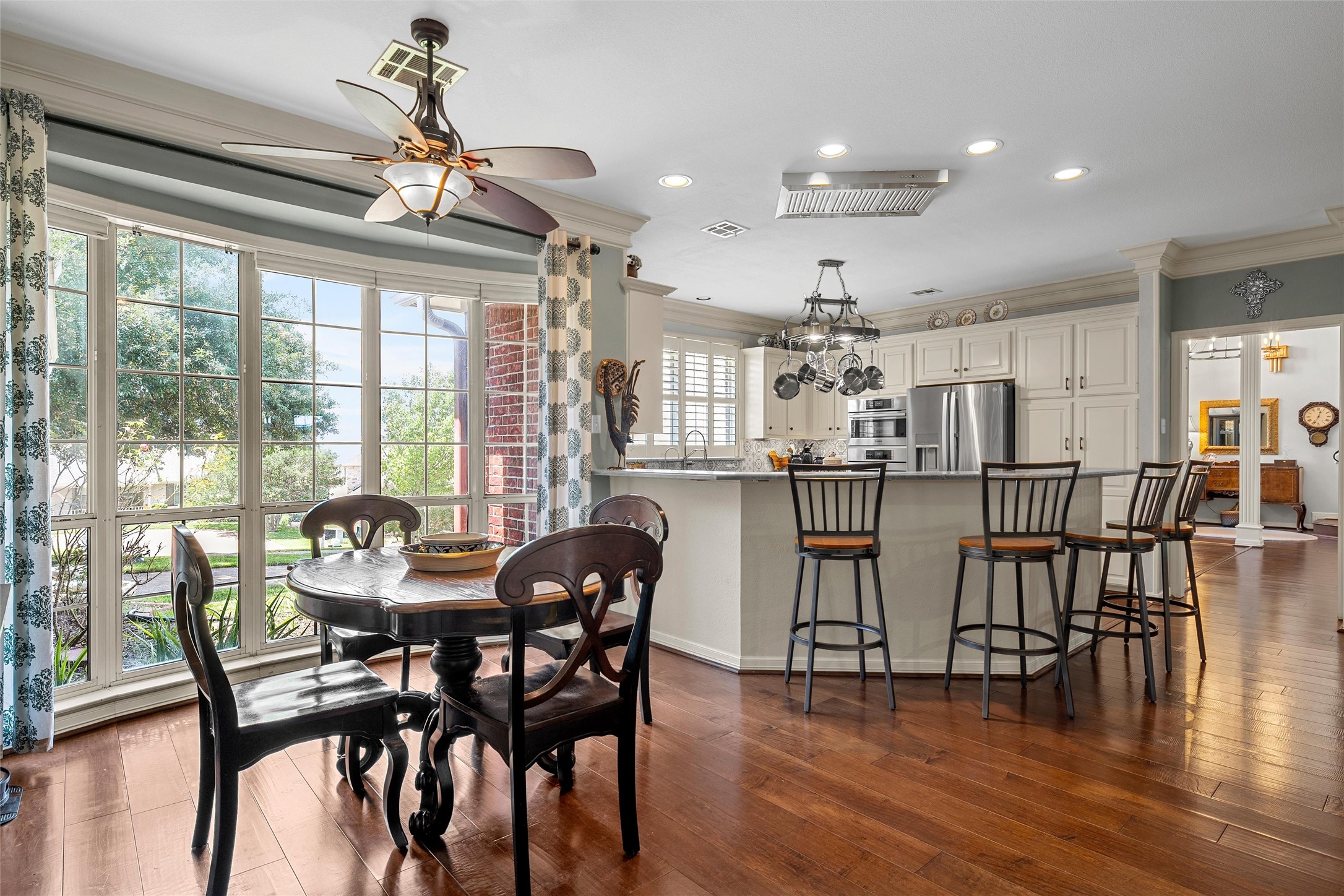 810 Forest Oaks Circle Woodway TX 76712