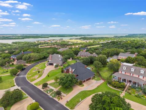 810 Forest Oaks Circle Woodway TX 76712