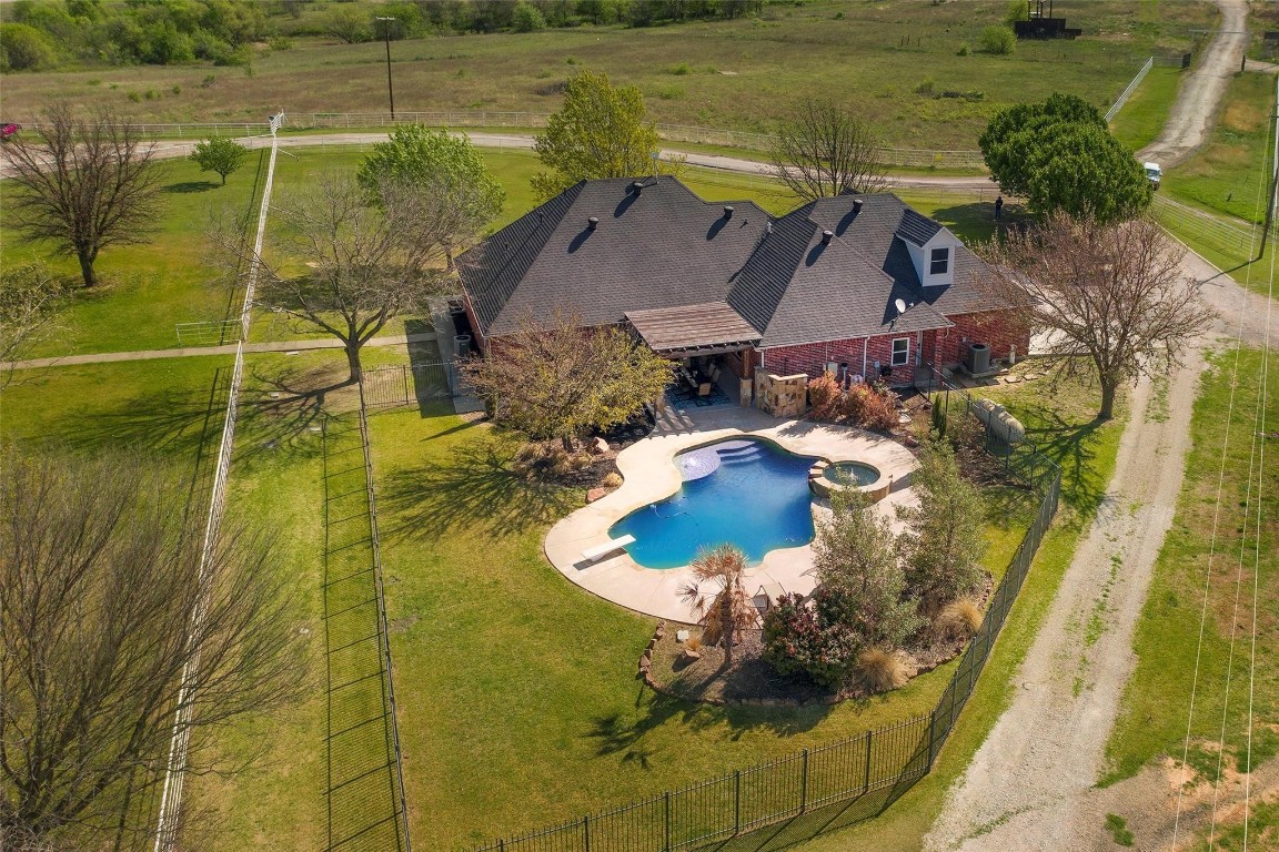 9888 S Us Highway 287 Rhome TX 76078