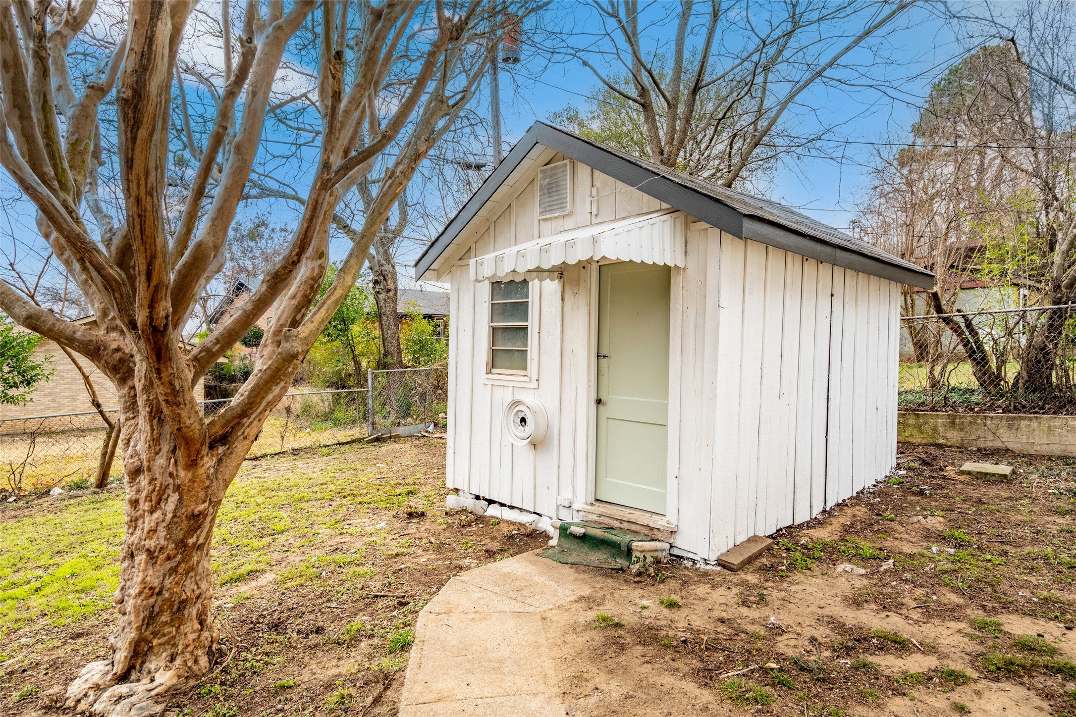 1506 W Main Street Denison TX 75020