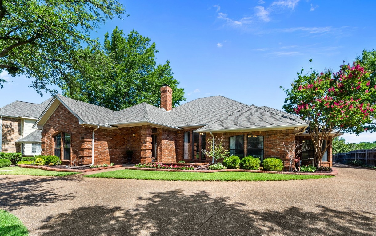 600 Brookhollow Drive Colleyville TX 76034