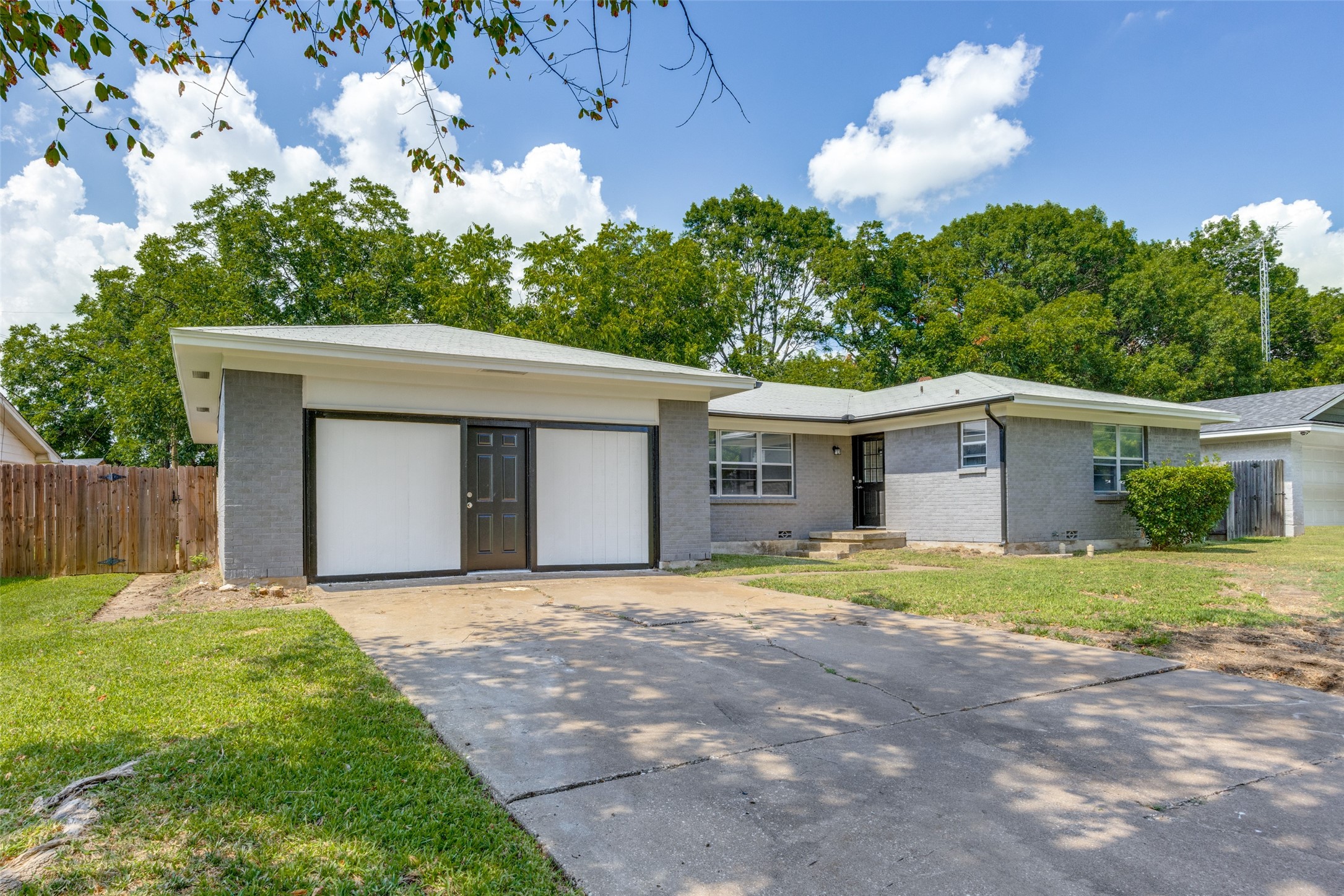 1116 S Idlewild Drive Sherman TX 75090
