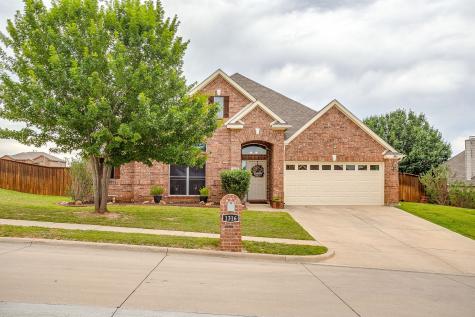 1316 Meadowlakes Azle TX 76020
