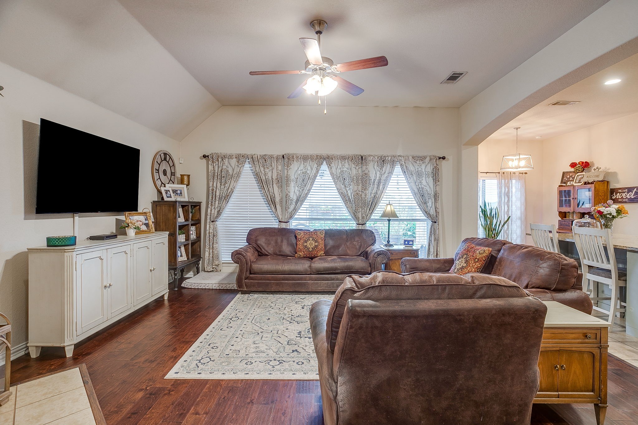 1316 Meadowlakes Azle TX 76020