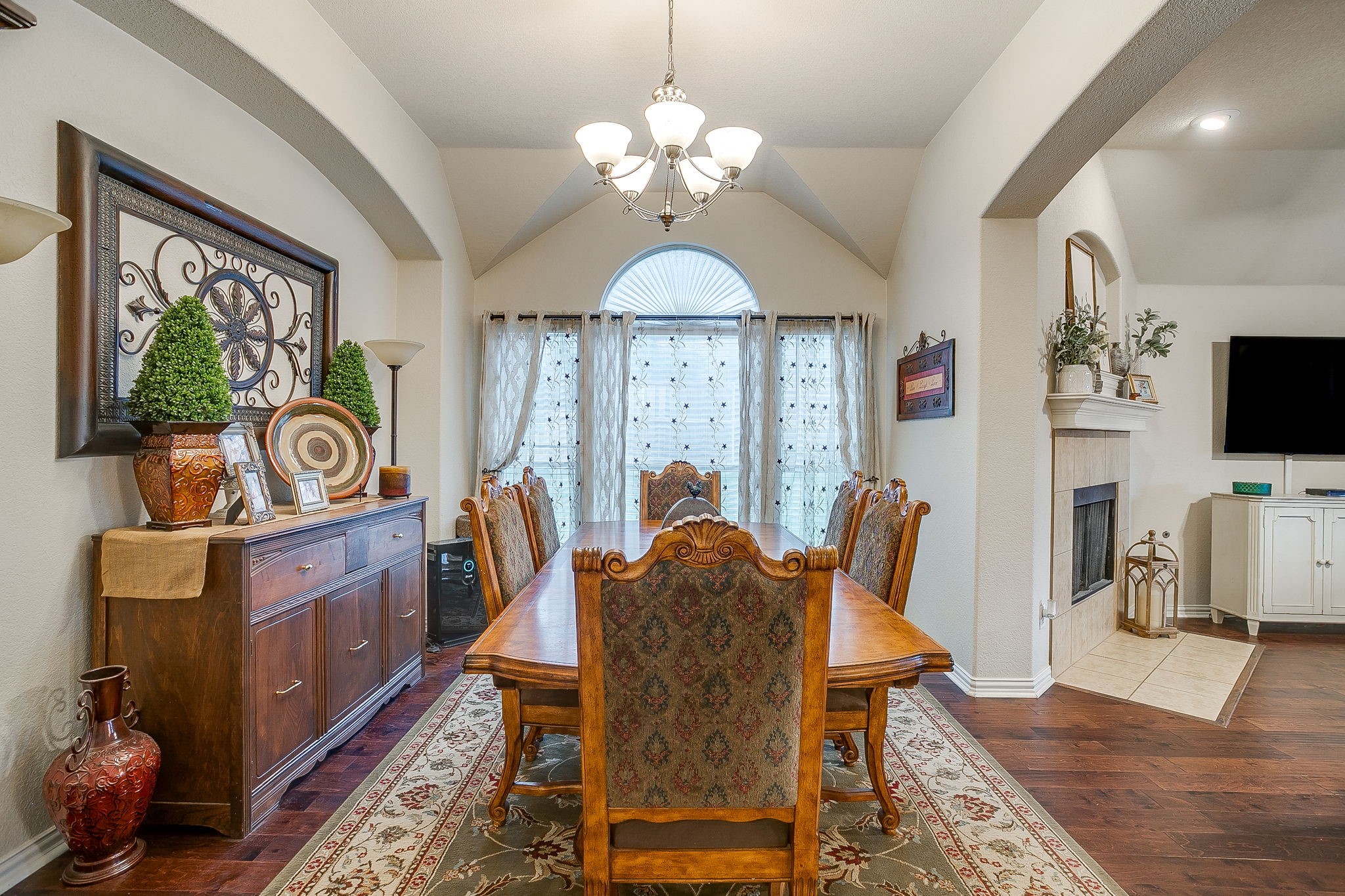 1316 Meadowlakes Azle TX 76020