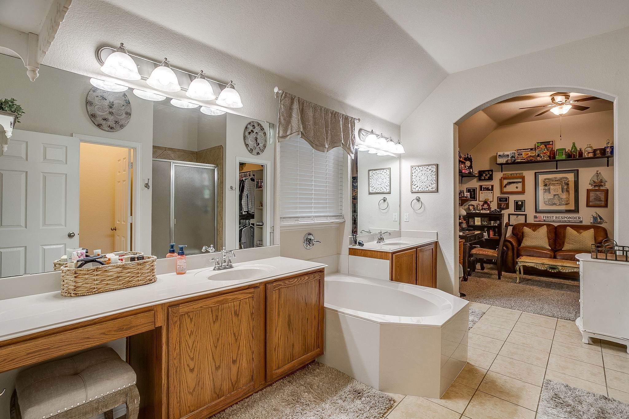 1316 Meadowlakes Azle TX 76020