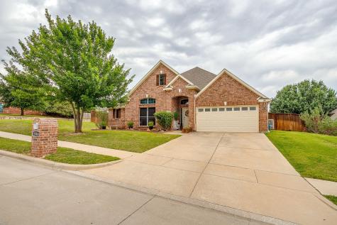1316 Meadowlakes Azle TX 76020