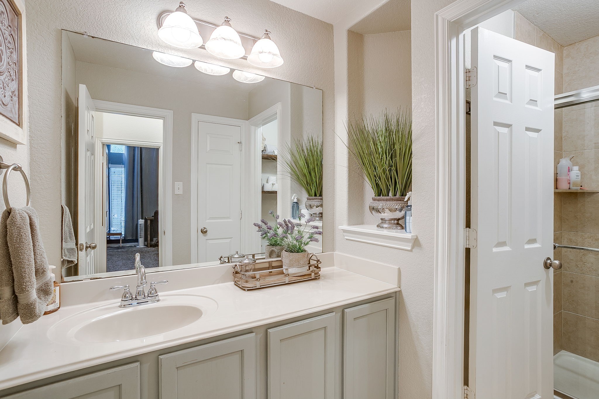 1316 Meadowlakes Azle TX 76020