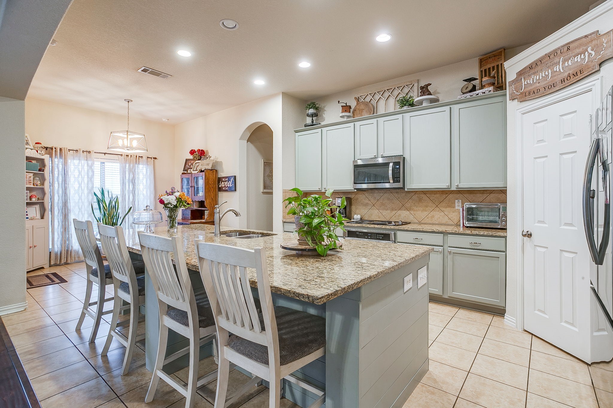1316 Meadowlakes Azle TX 76020