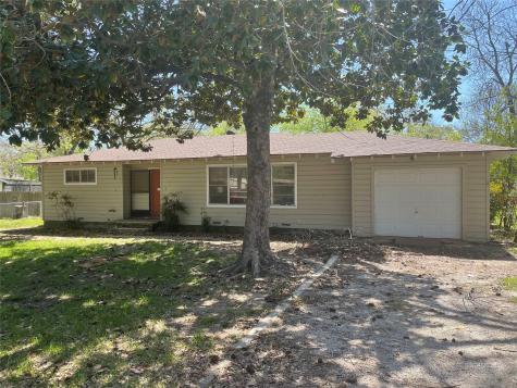 1100 Poe Street Azle TX 76020