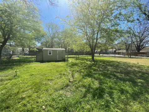 1100 Poe Street Azle TX 76020