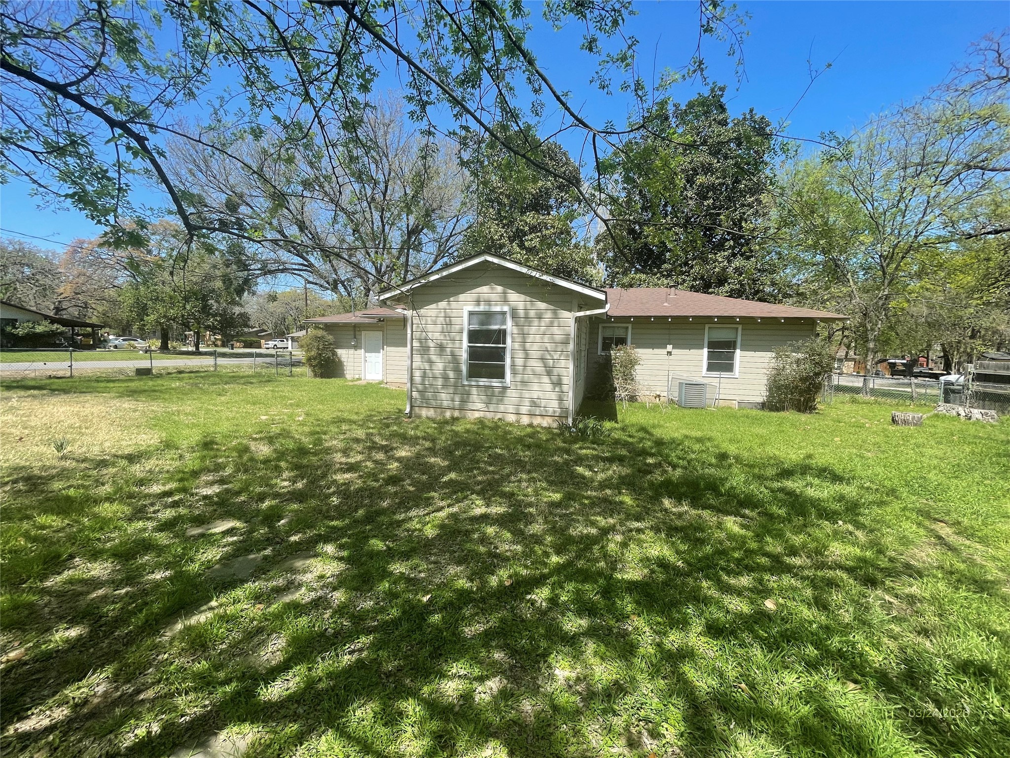 1100 Poe Street Azle TX 76020
