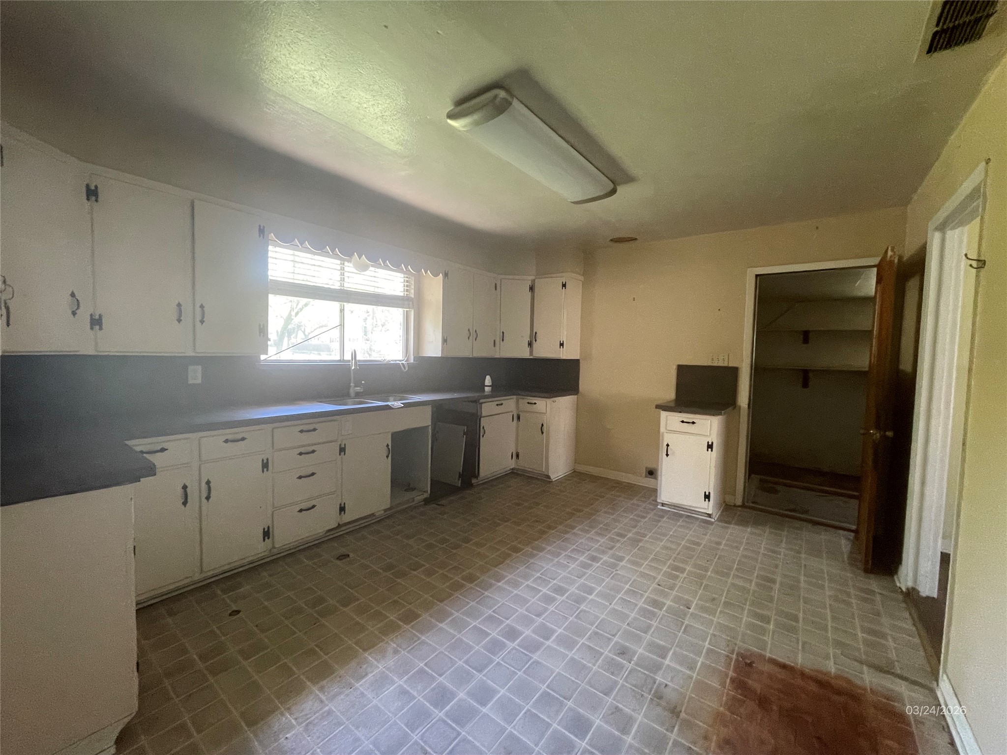 1100 Poe Street Azle TX 76020