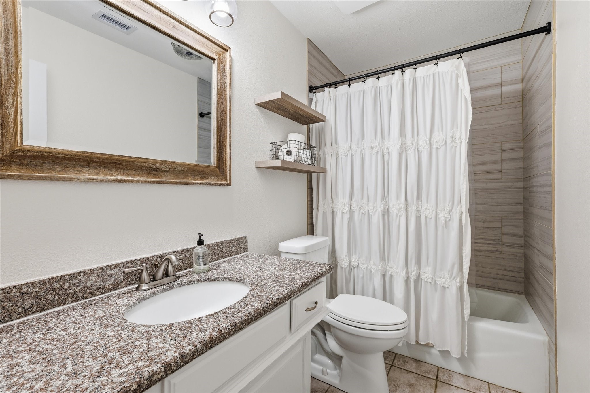 2850 Creekwood Drive Grapevine TX 76051