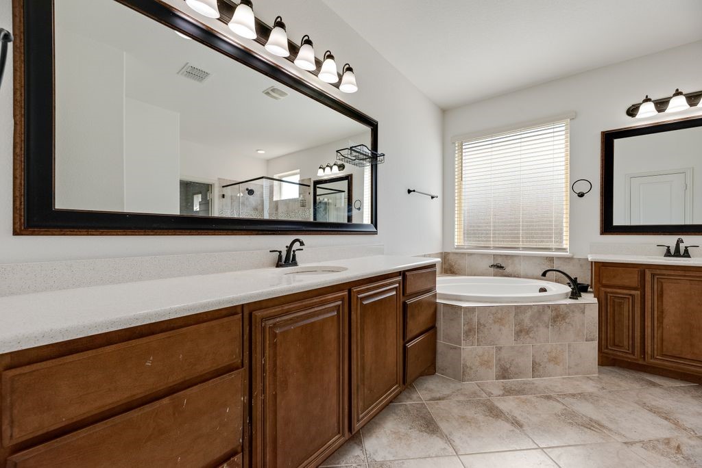 549 Truman Street Waxahachie TX 75165