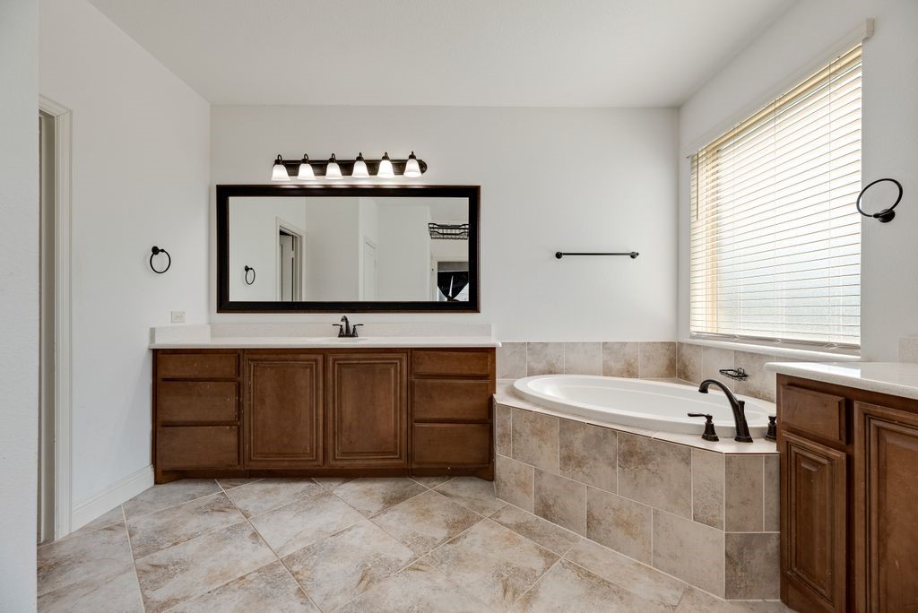 549 Truman Street Waxahachie TX 75165