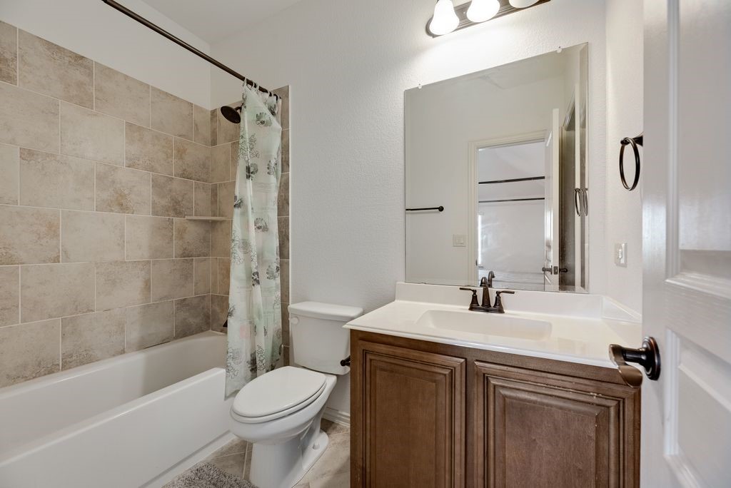 549 Truman Street Waxahachie TX 75165