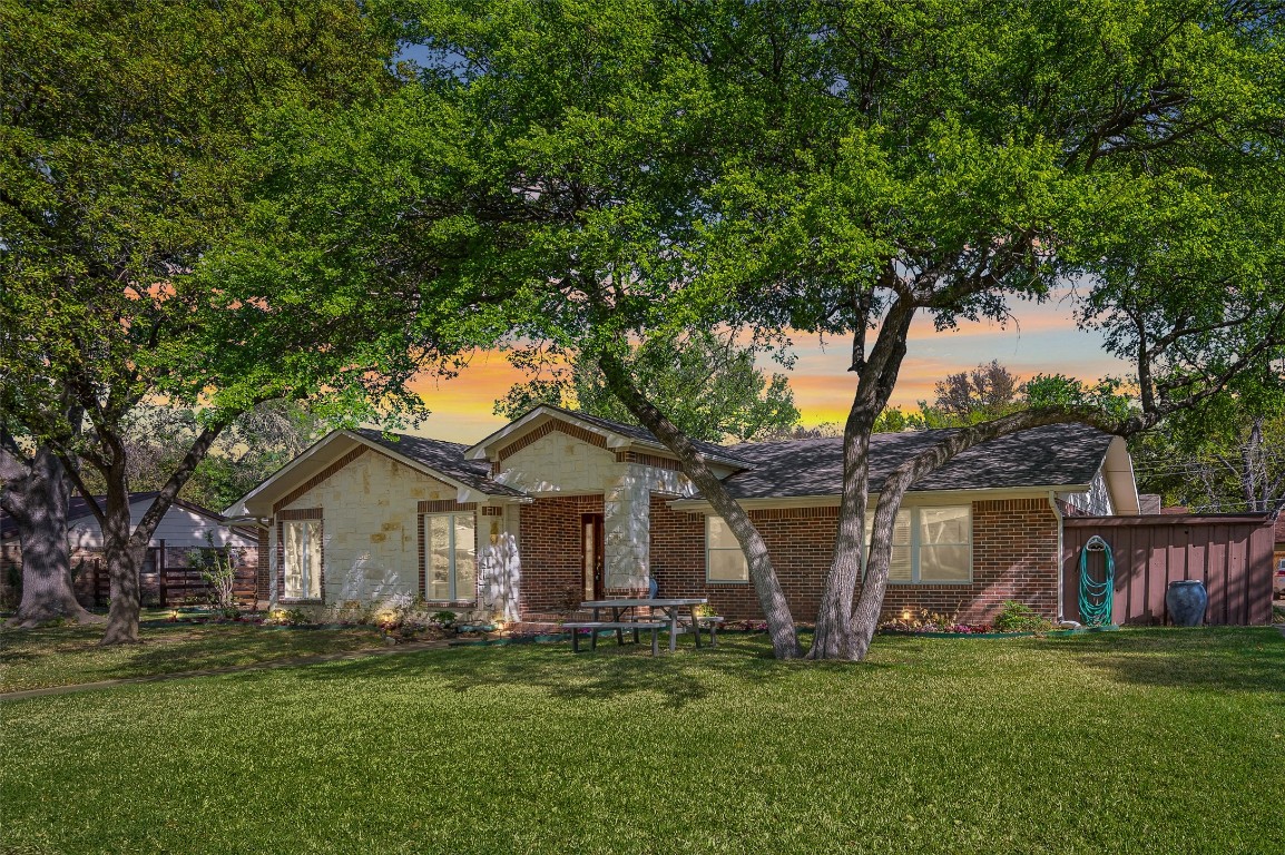 3643 Midpines Drive Dallas TX 75229