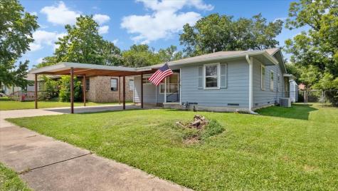 108 Leslie Street Bonham TX 75418