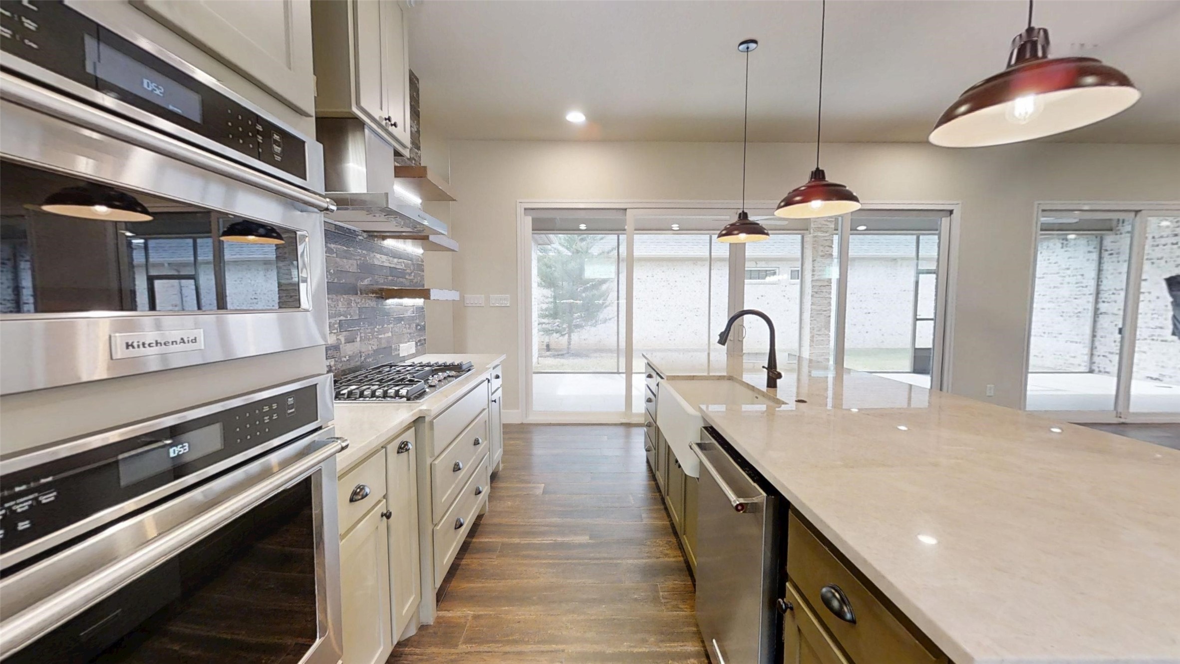2405 Vineyard Drive Granbury TX 76048
