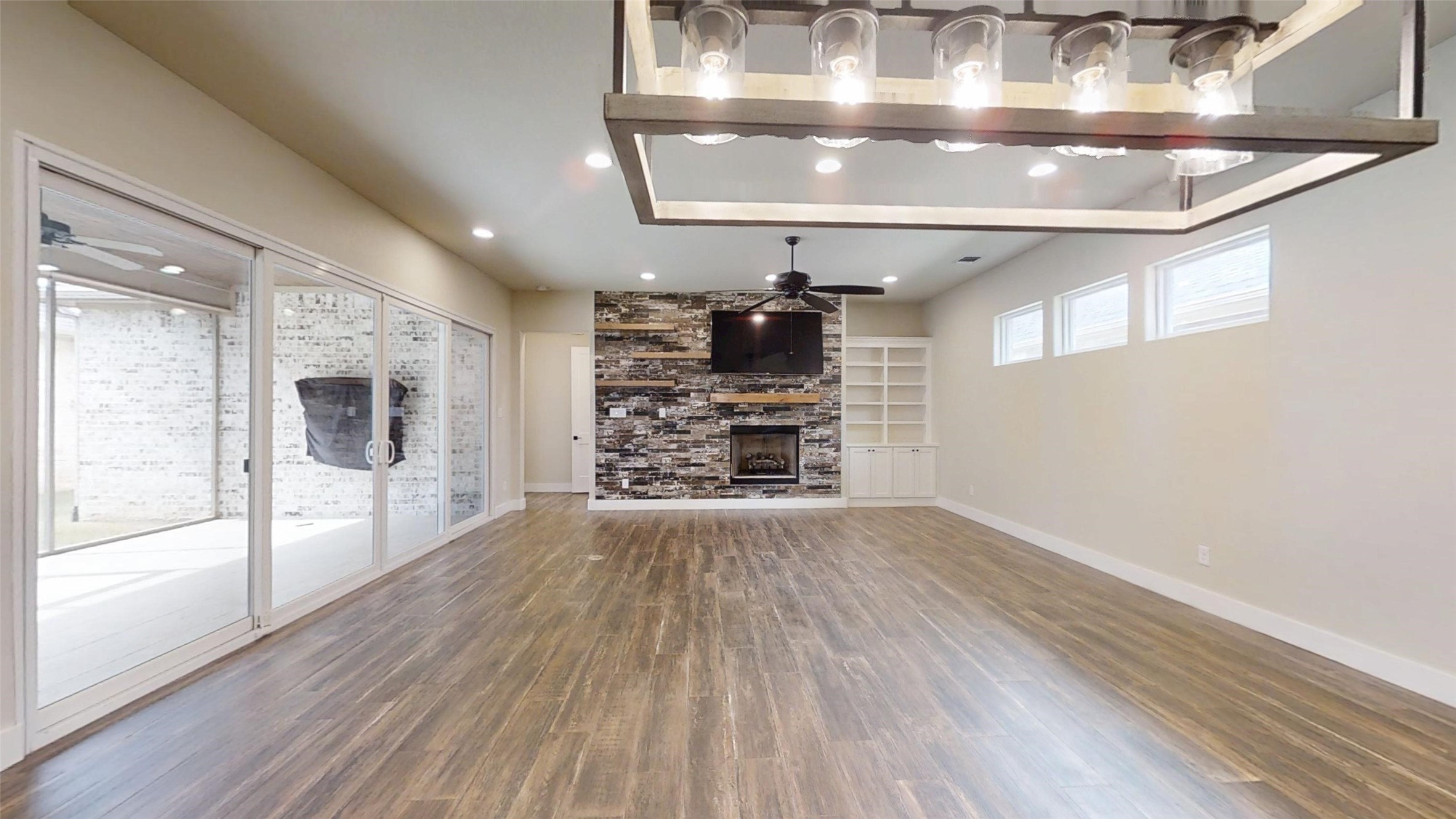 2405 Vineyard Drive Granbury TX 76048