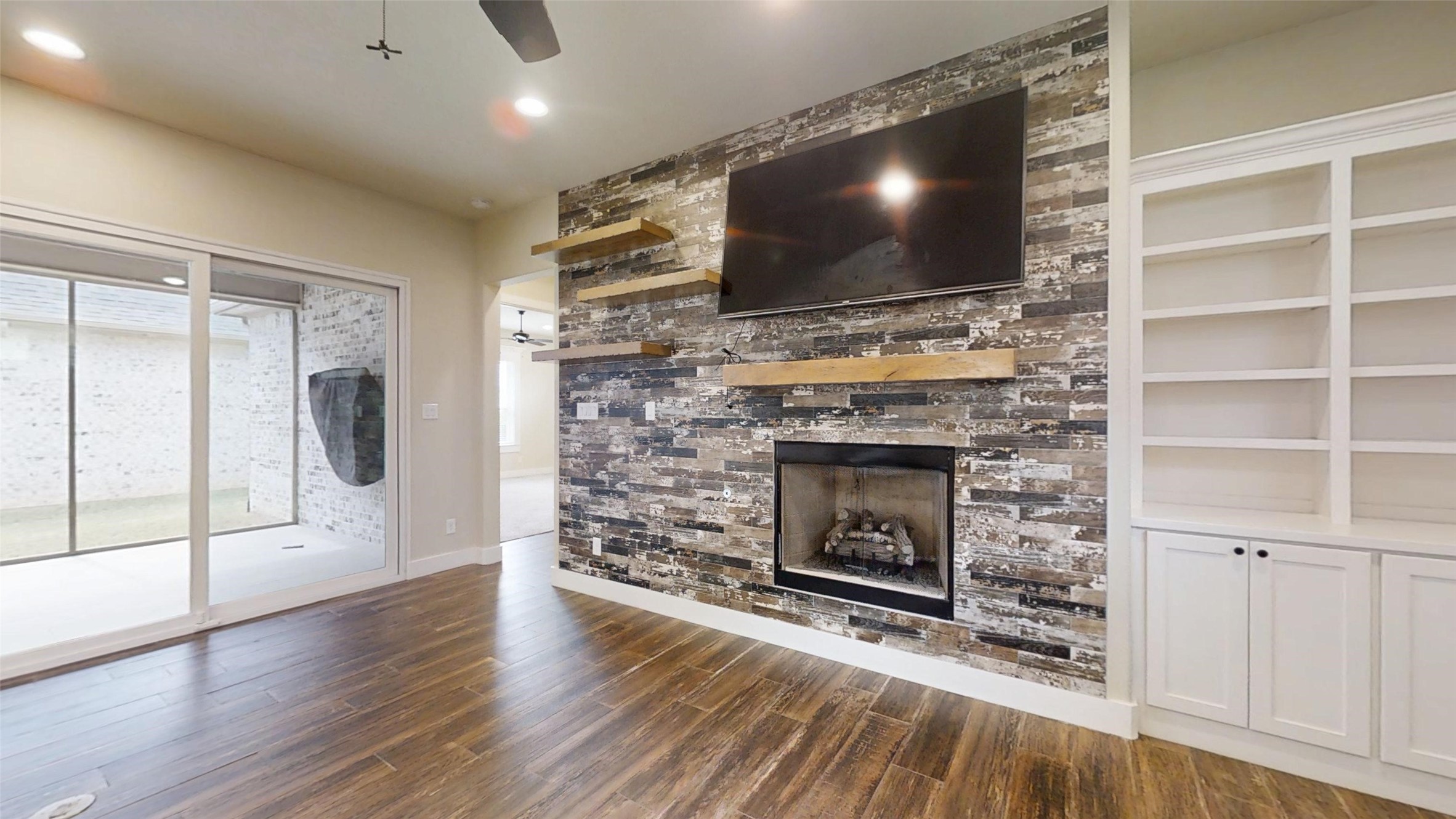 2405 Vineyard Drive Granbury TX 76048