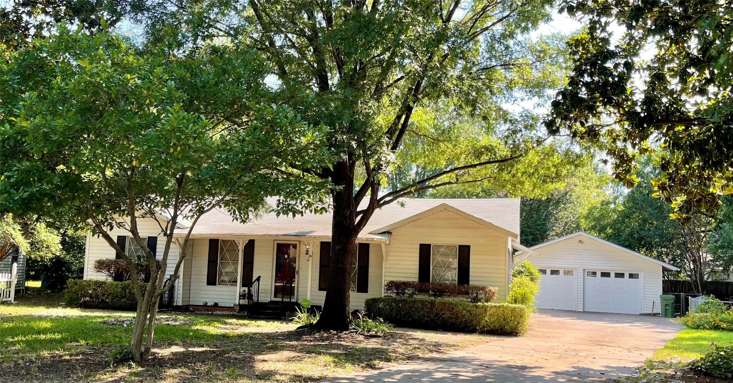 23 Lynn Court Hurst TX 76053