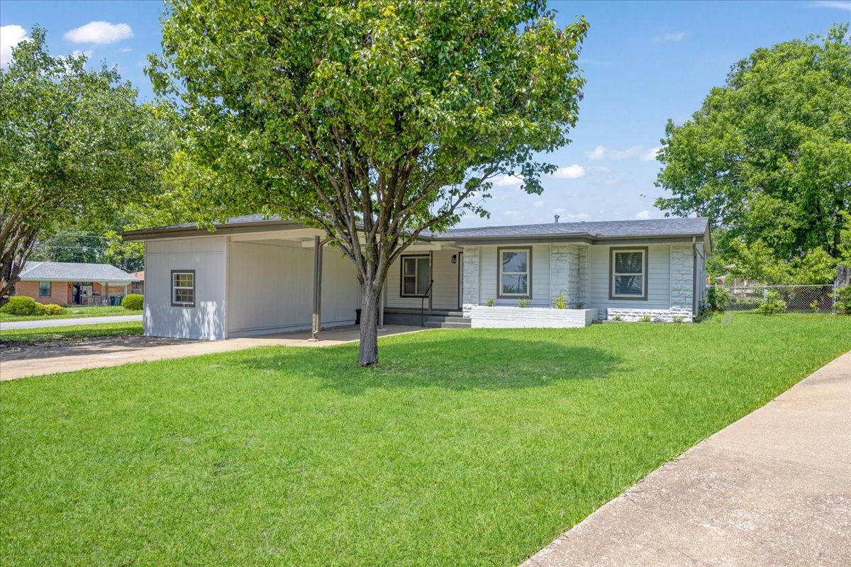 1815 W Brockett Street Sherman TX 75092