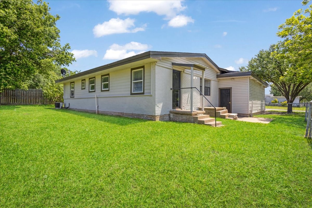 1815 W Brockett Street Sherman TX 75092